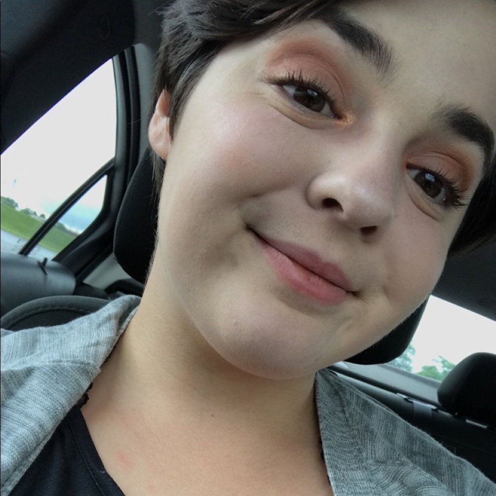 Meet your Posher, Christina